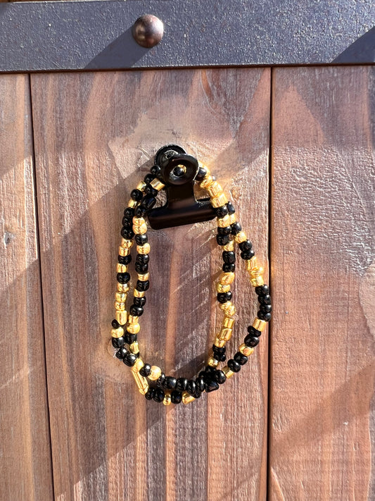 Black/gold seed bracelet