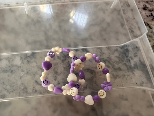 Kid’s purple/white bracelet